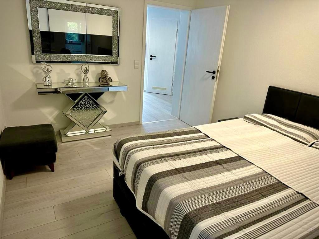 Flexible, Schoene Und Gut Aussehende Feriensuite รอยท์ลิงเงน ภายนอก รูปภาพ